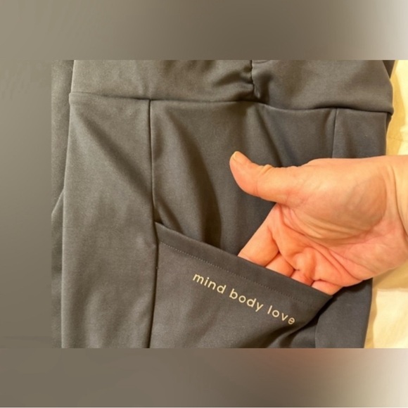 Ruched Waist Leggings - 3XP/3X - Gray -MIND BODY LOVE- Yoga, Workout, Exercise - Picture 6 of 14